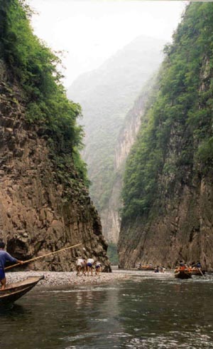 Sampan Ride Up Shennong Stream