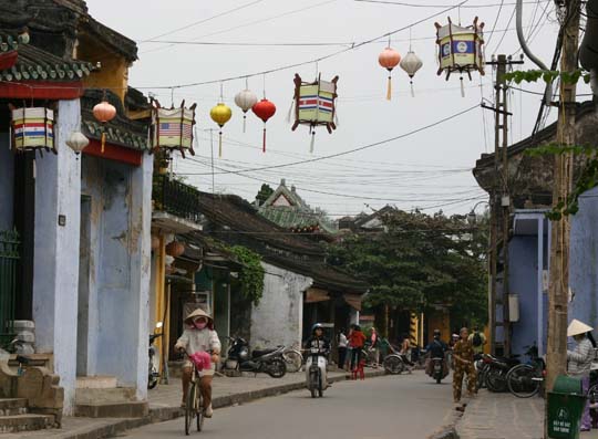 Lanterns for Each UNESCO Country Hang Over Streets